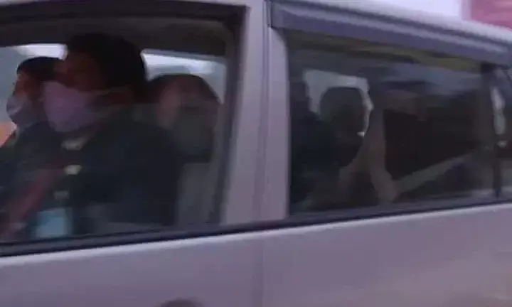 दिल्ली LIVE ब्रेकिंग : CM भूपेश और राहुल गांधी की बैठक को बीच में छोड़ प्रियंका गांधी निकली……उधर कई मंत्री सहित 53 विधायक AICC में जुटे