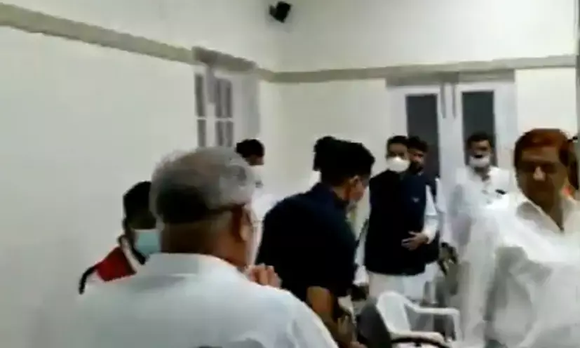 दिल्ली LIVE : CM भूपेश बैठक के बाद सीधे पहुंचे AICC मुख्यालय…. छत्तीसगढ़ के 50 से ज्यादा विधायकों को दी बैठक की जानकारी…. राहुल गांधी के छत्तीसगढ़ दौरे की जानकारी होते ही विधायकों के चेहरे पर आयी मुस्कान