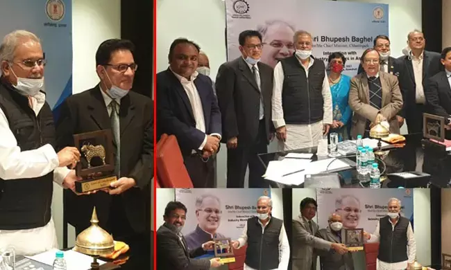 गुवाहाटी में बोले मुख्यमंत्री भूपेश- देश-विदेश में पसंदीदा निवेश स्थल के रूप में पहचान बना रहा है छत्तीसगढ़……उत्तर पूर्व क्षेत्र के उद्योग प्रतिनिधियों से की मुलाकात, छत्तीसगढ़ में निवेश के लिए किया आमंत्रित