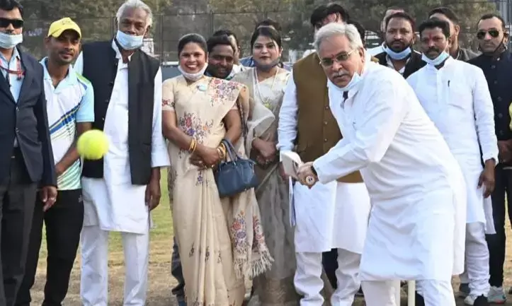 मुख्यमंत्री ने क्रिकेट खेलकर दिव्यांग क्रिकेटरों का बढ़ाया हौसला… किया राज्य स्तरीय दिव्यांग क्रिकेट प्रतियोगिता का शुभारंभ