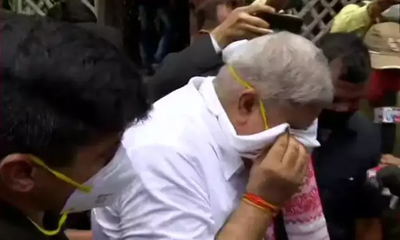 पश्चिम बंगाल के राज्यपाल जगदीप धनकर पहुँचे नंदीग्राम.. रोते हुए लोगों की बातें सुन भावुक हुए राज्यपाल .. CM ममता से की अपील