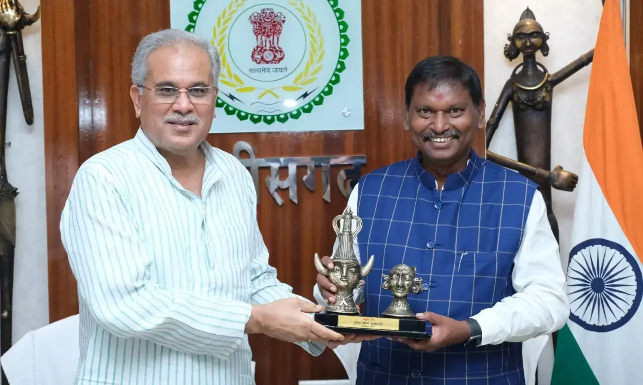 कोविड काल में वनोपजों के संग्रहण और रोजगार के क्षेत्र में छत्तीसगढ़ की पहल सराहनीय… केन्द्रीय मंत्री अर्जुन मुण्डा…केन्द्रीय मंत्री की उपस्थिति में आदिवासी अंचलों में संचालित योजनाओं की समीक्षा