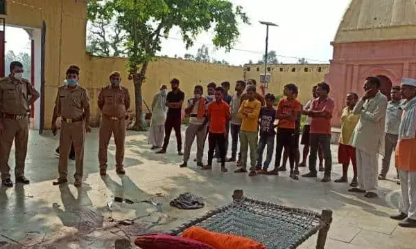 मंदिर के महंत की हत्या: पीट-पीटकर उतारा मौत के घाट… मंदिर में लहूलुहान हालत में मिला शव…