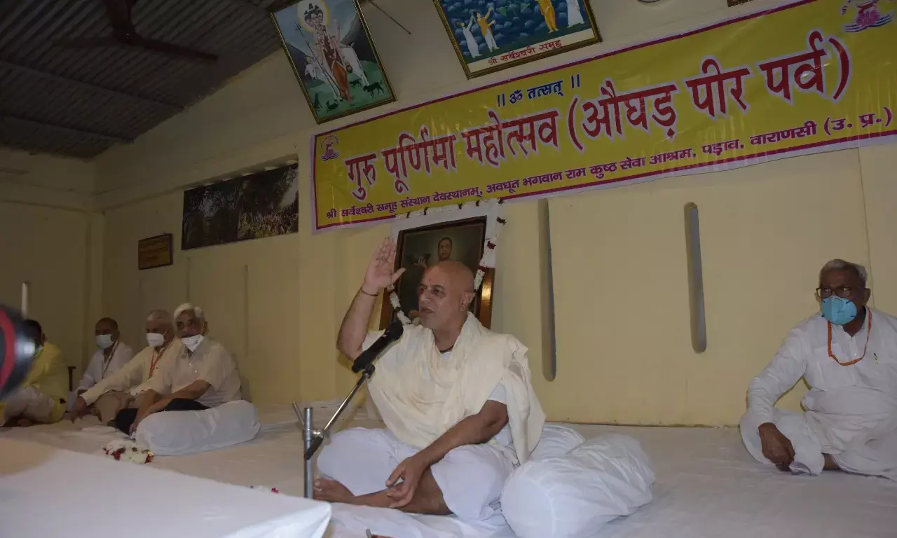 गुरुपद संभव राम जी ने गुरुपूर्णिमा के पावन अवसर पर कहा….हम भयभीत न हों सतर्क रहें