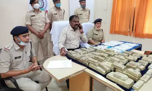 एक करोड़ 76 लाख क़ीमत की चाँदी की सिल्लियाँ बरामद.. चाँदी को लेकर कोई अभिलेख नहीं.. दो गिरफ़्तार