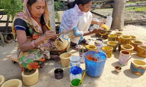 भूपेश सरकार की महिला कोष ऋण योजना ने महिलाओं की बदल दी जिंदगी, पुरूषों के एकाधिकार वाले जीवकोपार्जन में बराबरी से काम कर स्वालंबित हो रही हैं महिलाएं