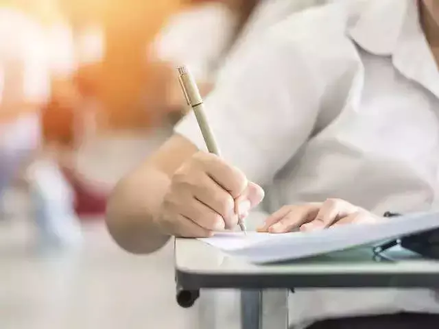 CG Exam News: प्राचार्य पर गिरेगी गाजः छात्र अनुपस्थित रहे तो नपेंगे प्रिंसिपल, डीपीआई ने प्री बोर्ड को लेकर जारी किया निर्देश...