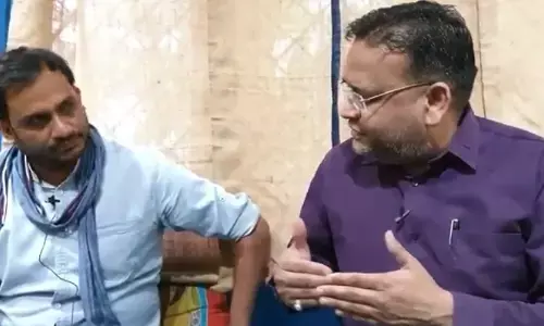 मिलिए उस अतरंगे शख्स से जिसे साहित्य अकादमी युवा पुरस्कार मिला..जो मैट्रिक में हिंदी में फेल होते होते बचा..और आज जिसके उपन्यास और गीतो़ के सब दीवाने हैं..