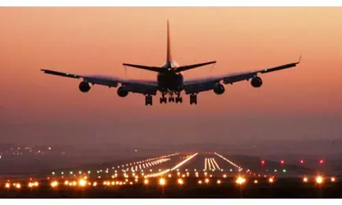 महंगा हुआ हवाई सफर… त्योहारी सीजन से पहले पैसेंजर्स को लगा झटका, सरकार ने घरेलू उड़ानों पर बढ़ाया किराया… जानिए कितना बढ़ेगा किराया?