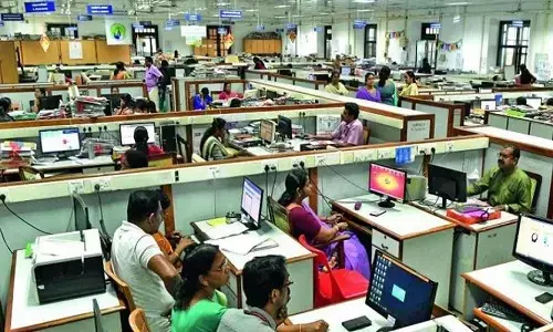 कर्मचारियों के लिए बड़ी खबर: मिल सकती हैं 300 छुट्टियां, अक्टूबर से लागू हो सकते हैं नियम