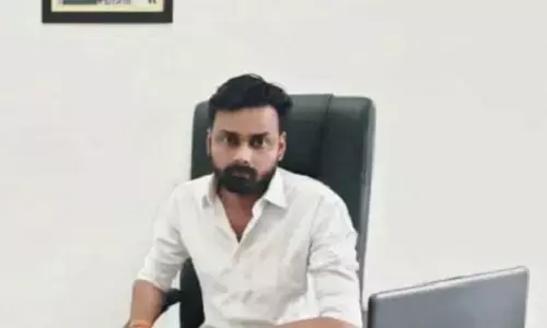 CG कोरोना से डाक्टर की मौत : कोविड हॉस्पीटल में तैनात डाक्टर की कोरोना से मौत….. ड्यूटी के दौरान बताया, उनकी कोरोना रिपोर्ट पॉजेटिव है…..फिर अस्पताल में ही…. मचा हड़कंप
