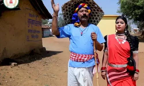 Video-गवां जाहि का रे…ठेठरी अउ खुरमी…तीजा अउ पोरा…सुनिये मीर अली मीर ने अपनी गीत को दूसरी बार कुछ यूं गाया…सरकार के कामों को लोगों तक पहुंचाने जनसंपर्क विभाग लोकसंगीत को बना रहा जरिया