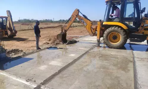 अवैध प्लाटिंग पर निगम की कार्रवाई,8 स्थलों में चला निगम का बुलडोज़र