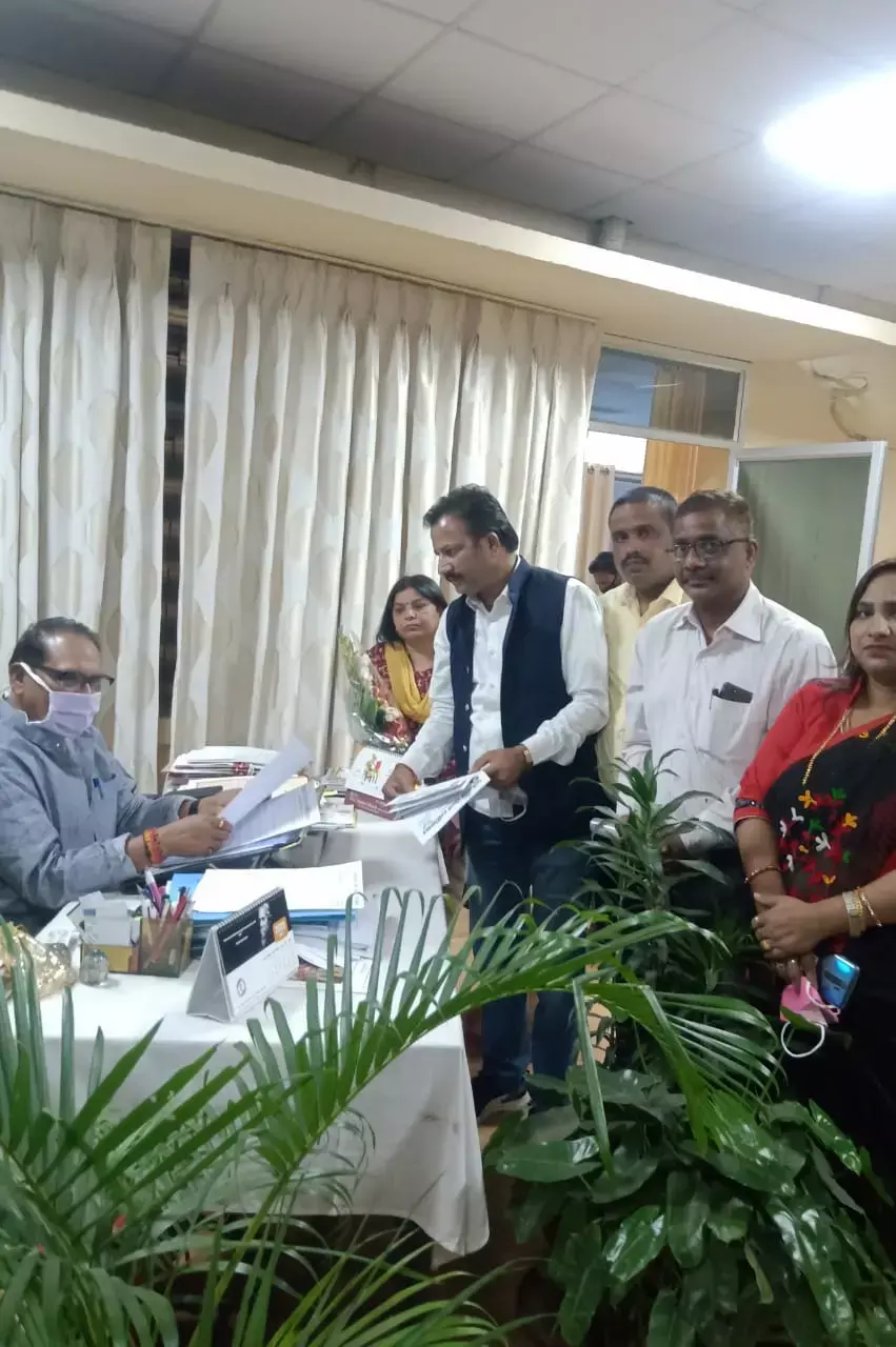 जनघोषणा पत्र में उल्लेखित क्रमोन्नति, पदोन्नत्ति, वेतन विसंगति, पुरानी पेंशन के वादे को पूर्ण करने की मांग….