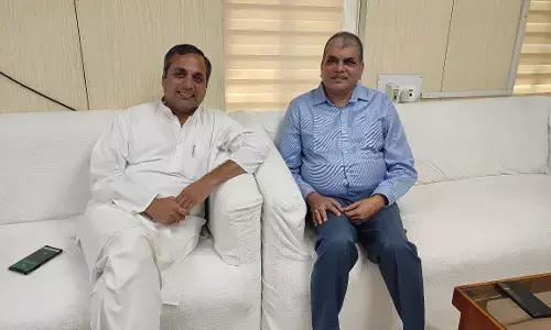 बिलासपुर विधायक शैलेष पाण्डे ने SECL के डीपी डाॅ आरएस झा से की सौजन्य भेंट… विधायक पाण्डे ने डाॅ झा के कार्यों की प्रशंसा की