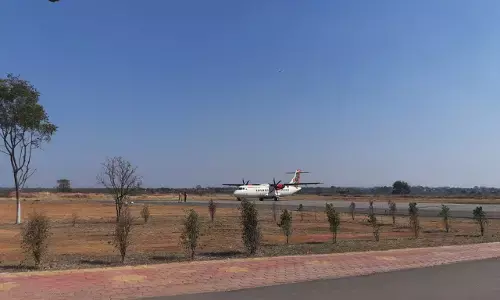 बिलासपुर एयरपोर्ट पर उतरी पहली फ्लाईट: सफल रहा टेस्ट लैंडिंग… 1 मार्च से फ्लाईट की उड़ान पक्की…