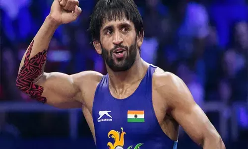 एशियाई कुश्ती चैंपियनशिप: दहिया को स्वर्ण, चोटिल बजरंग को रजत, करण ने जीता कांस्य………