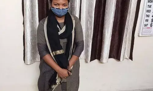 लेडी टीचर के स्टूडेंट का यौन शोषण मामला : टीचर ने अब तक नहीं खोली जुबान ….मोबाइल खोल रहा है संगीन राज….. मृतक को था टीचर के अफेयर का शक, इसलिए कर लिया था पूरा मोबाइल हैक..