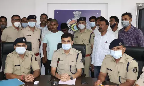 4 इंस्पेक्टर, 25 पुलिसकर्मी…50 से अधिक CCTV और 800 कार की तलाशी के बाद आखिरकार पकड़ा गया गोलीकांड का आरोपी… पिछले 20 दिनों से क्राईम पेट्रोल देख कर खुद को कर रहा था अपडेट… कट्टा, कार जब्त