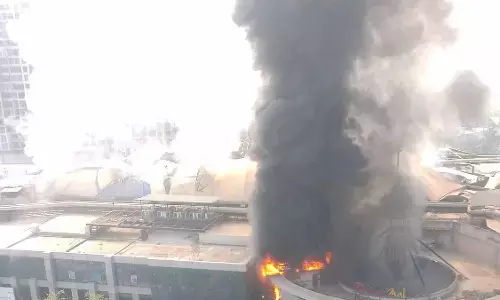 मॉल में आग: 10 की मौत, मॉल में कोविड अस्पताल बनाकर कर रहे थे मरीजों का इलाज… 70 मरीज थे भर्ती