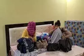 SEX रैकेट का खुलासा: 3 विदेशी समेत 12 युवतियां पकड़ाई… ढाबों पर चल रहा था जुआ और