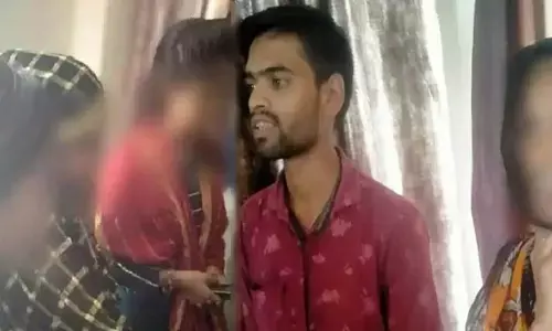 5 बेटियों की मां को 45 साल की उम्र में 5वीं बार हुआ प्यार……5वीं शादी से पहले बेटियां पहुंच गयी थाने …… महिला को 4 पतियों में से 2 के नाम भी नहीं थे याद