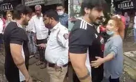 VIDEO: वर्दी उतार, बीच में से चीर दूंगा: कार उठाने पर ट्रैफ़िक पुलिस को युवक बोला…..थाने पहुंचते ही निकली हेकड़ी…