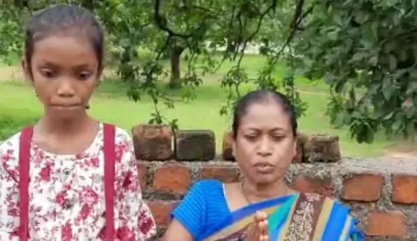 7 दिन में उजड़ गया जशपुर की बिटिया का संसार….पति-बेटी की हो गयी मौत, मध्यप्रदेश में कार्यरत शिक्षिका मुनिया भगत अब लगा रही छत्तीसगढ़ सरकार से गुहार… NOC जारी करके कर दीजिए बेड़ा पार…..