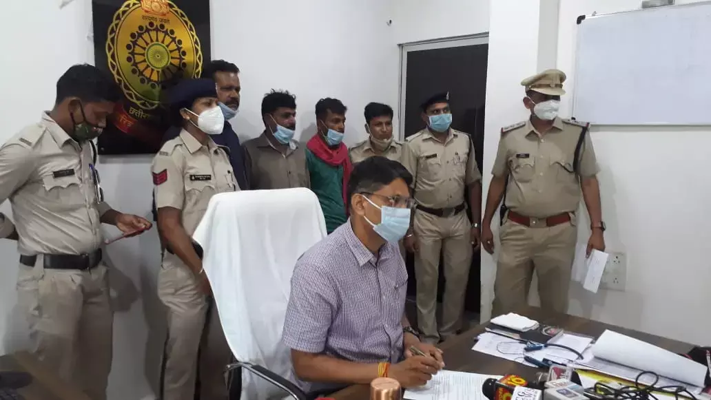 दरिंदगी: पहले किया रेप… फिर किसी को पता न चले इसलिए तार से गला घोंटकर नाबालिग की कर दी हत्या…दो गिरफ्तार