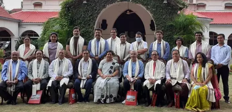 डाॅक्टर डे पर सम्मानः राज्यपाल ने डॉक्टर्स डे के अवसर पर राजधानी के चिकित्सकों को किया सम्मानित, कहा…कोरोना काल के दौरान चिकित्सकों ने दिया अमूल्य योगदान