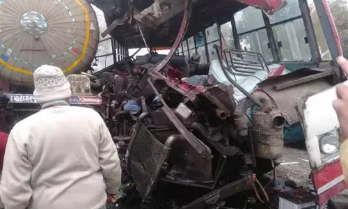 7 बारातियों की मौत : शादी के घर में पसरा मातम, बारात से लौट रही बस हुई दुर्घटनाग्रस्त… 7 बाराती की मौत, 10 घायल