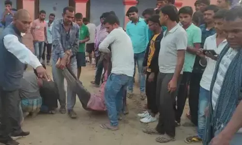 स्कूल की दीवार गिरने से 6 लोगों की मौत, तीन घायल, गांव में मचा कोहराम