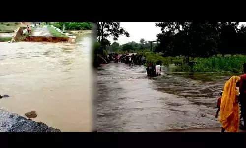 VIDEO-सड़क पर सैलाब : पहली बारिश में ही बह गयी लाखों की सड़क….कई गांवों से संपर्क टूटा… मानसून ने खोल दी भ्रष्टाचार की पोल … इस जिले में बारिश का रिकार्ड टूटा