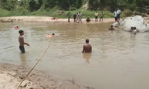 Korba News: एक ही परिवार के दो बच्चे तालाब में डूबे, बिना बताए गए थे नहाने, रेस्क्यू जारी