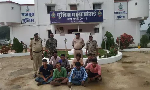 घर लौट रहे परिवार के साथ छेड़छाड़ और मारपीट, पुलिस ने आठ आरोपी को किया गिरफ्तार….