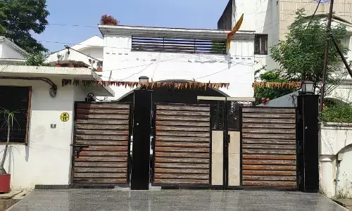 रायपुर में कारोबारी के ठिकानों पर आईटी की टीम की दबिश…..घर, दफ्तर और प्लांट में सुबह से ही चल रही पड़ताल…