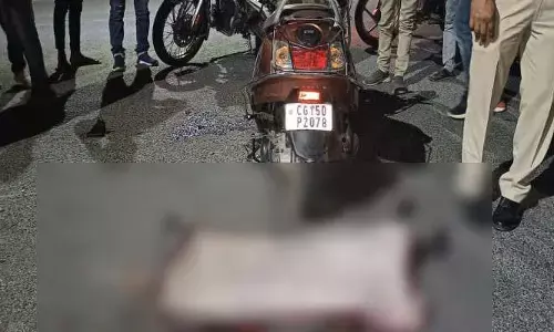 दर्दनाक हादसा : एक ही परिवार के 4 लोगों की मौत …. पति-पत्नी व दो मासूम बच्चों की हादसे में गयी जान…. टक्कर के बाद काफी दूर जा गिरे चारों