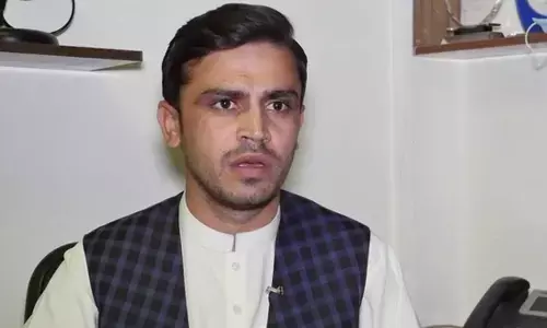 पत्रकार की तालिबान ने की पिटाई, रिपोर्टिंग करने पर बीच सड़क लड़ाकों ने जमकर पीटा