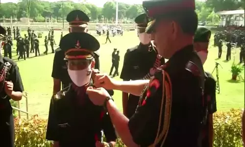 शहीद मेजर विभूति शंकर की पत्नी बनीं सेना की अधिकारी, अब करेंगी देश की सेवा