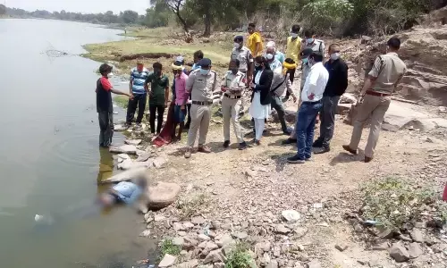 चोरी के आरोप में हिरासत से भागे शिव मरकाम का शव चेक डैम से बरामद.. सीजीएम करेंगे मामले की जाँच.. कप्तान ने भेजा पत्र