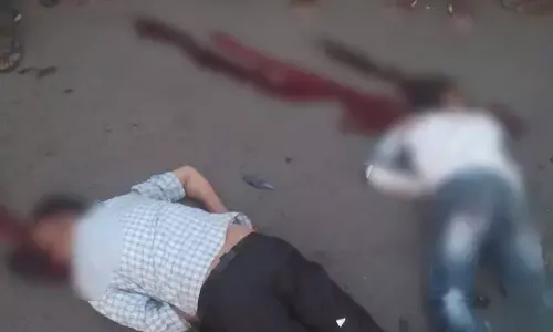 दर्दनाक हादसे में तीन की मौत, तेज रफ्तार दो बाइक आपस मे टकराई, दो की मौके पर मौत…एक नए अस्पताल में तोड़ा दम