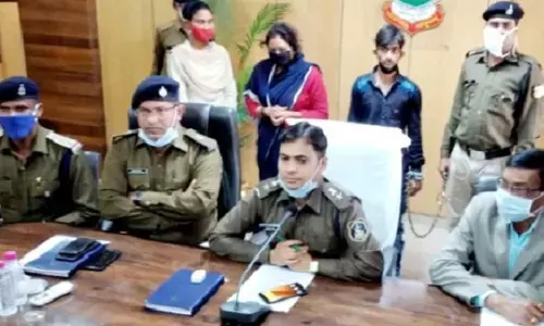 पत्नी प्रेमी संग मना रही थी रंगरेलियां, पति ने देखा तो बीबी ने उतार दिया मौत के घाट….और फिर बोरी में लाश को भरकर फेंक छत से नीचे.