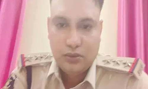 रंगरसिया TI सस्पेंडः डबल वाइफ और कई गर्लफ्रेंड रखने वाले टीआई के खिलाफ DGP डीएम अवस्थी का बड़ा एक्शन, पीएचक्यू के समाधान सेल पर टीआई की पत्नी ने की थी शिकायत