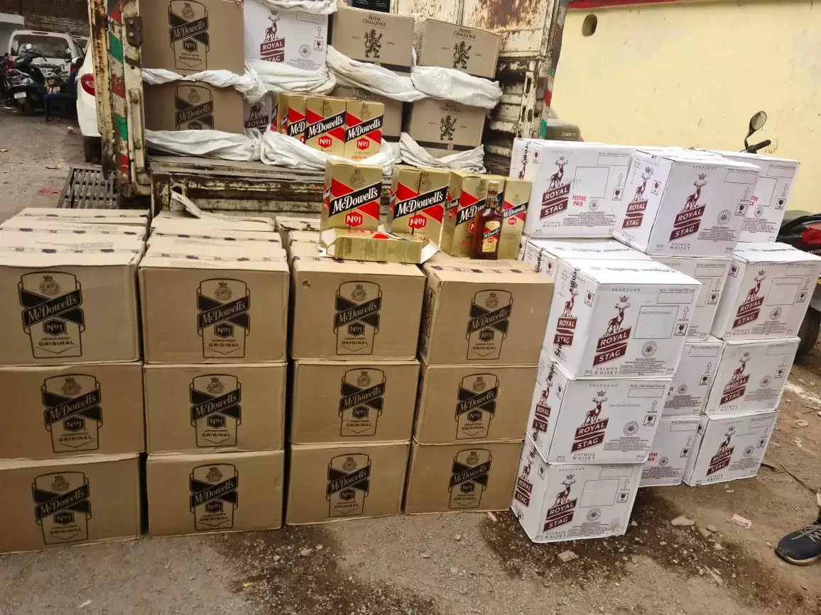आबकारी विभाग की बड़ी कार्रवाई, हरियाणा की 891 बल्क लीटर शराब जप्त…. 11लाख रुपये की शराब सहित आरोपी गिरफ्तार