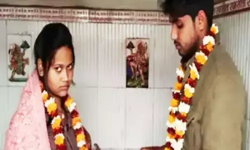 प्रेमी के शादी से इनकार के बाद युवती ने की सुसाइड की कोशिश…….पुलिस ने थाने में करवायी दोनों की शादी