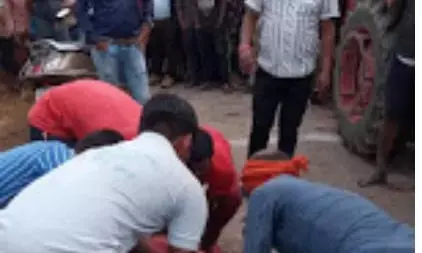 शादी से लौट रही माँ-बेटी हादसे का शिकार…. हाइवा की चपेट में आने से माँ की मौके पर ही मौत….