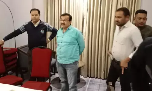 रायपुर के इस नामी होटल में चल रहा था जुआ, तभी पुलिस आ धमकी, नगदी सहित तीन पकड़ाए…