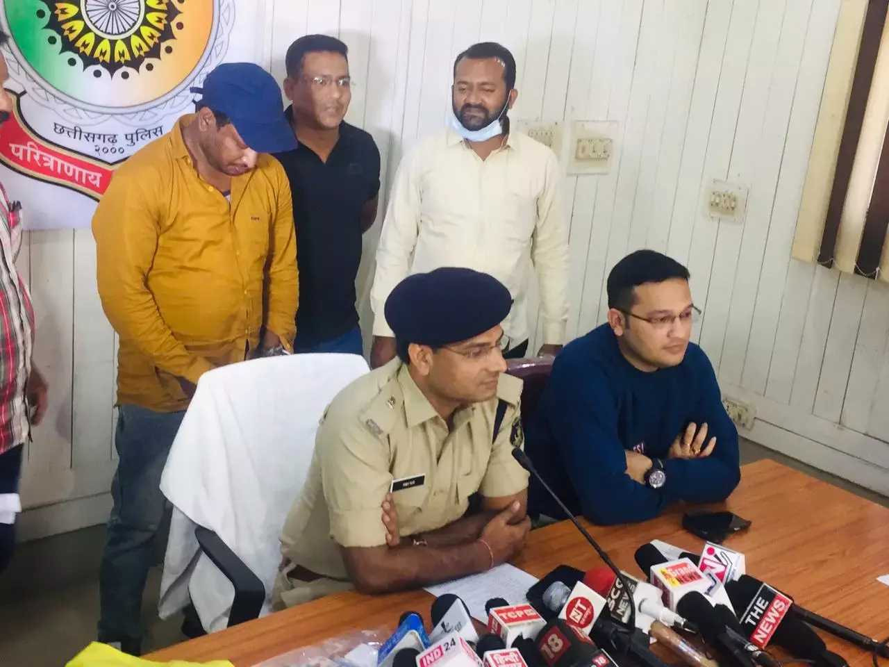 SBI बैंक से ढ़ाई लाख पार: राजधानी पुलिस ने भिलाई से किया आरोपी को गिरफ्तार… रायपुर, दुर्ग सहित राजनांदगांव में भी दे चुका है घटना को अंजाम