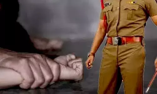 CG-सब इंस्पेक्टर पर रेप का आरोपः पीड़िता बोली, डरा धमकाकर किया कई बार रेप, फिर वीडियो बनाकर करने लगा ब्लैकमेल…FIR दर्ज