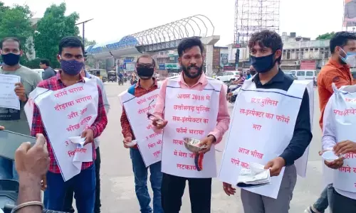 VIDEO- सब इंस्पेक्टर बनने के लिए भिखारी बनकर क्यों निकले अभ्यर्थी, तीन सालों से इंतज़ार करते-करते कईयों की उम्र बीती तो कईयों ने छोड़ दी तैयारी…